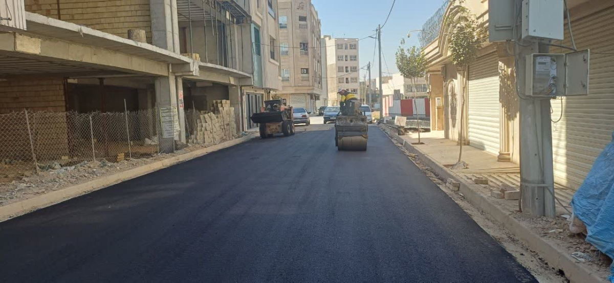 اتمام عملیات آسفالت‌ریزی فرعی‌های بلوار محتشم کاشانی در منطقه یک شهرداری قم  